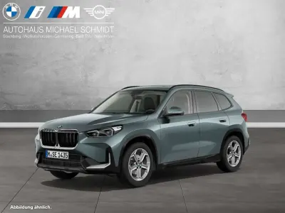 Neu BMW X1 163 PS (119 kW) 2025 Grün SUV