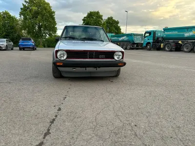 Gebraucht VW Golf I GTI 111 PS (81 kW) 1983 Silber Kleinwagen
