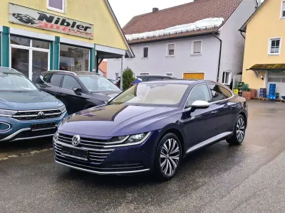 Usata VW Arteon Elegance 190 CV (139 kW) 2018 Blu Utilitaria