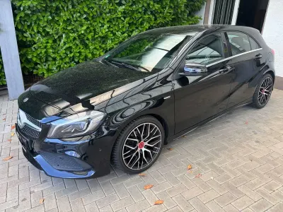 Gebraucht Mercedes A180 Style 122 PS (89 kW) 2018 Schwarz Limousine