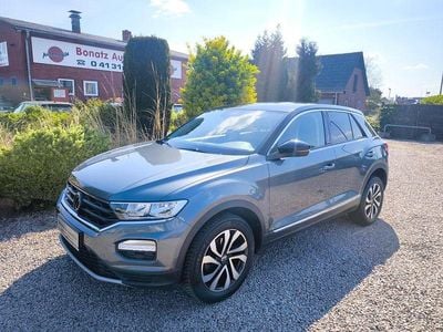 Second-hand VW T-Roc Active 150 CP (110 kW) 2021 Gri SUV