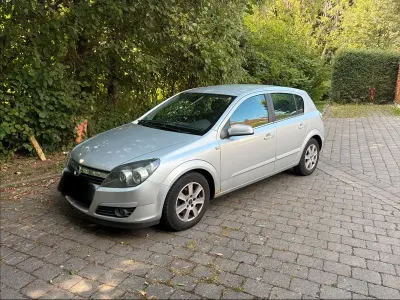 Gebraucht Opel Astra 105 PS (77 kW) 2004 Silber Limousine