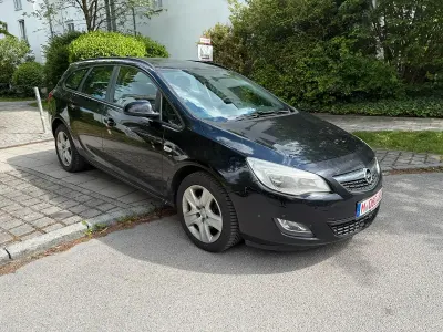 Gebraucht Opel Astra 160 PS (117 kW) 2011 Schwarz Kombi