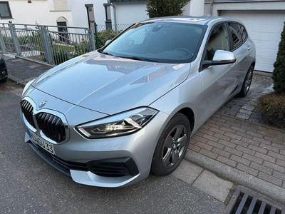 Gebraucht BMW 118 Shadowline 190 PS (139 kW) 2021 Silber Kleinwagen