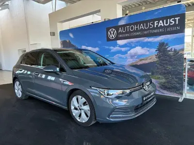 Gebraucht VW Golf VIII Style 150 PS (110 kW) 2020 Grau metallic Limousine