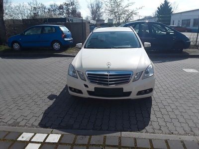 gebraucht Mercedes E200 CDI T BlueEFFICIENCY -