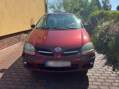 Gebraucht Nissan Almera Tino 114 PS (83 kW) 2002 Rot Van / Kleinbus