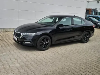 Gebraucht Skoda Octavia 150 PS (110 kW) 2022 Cerna magic/black magic (metallic) Limousine