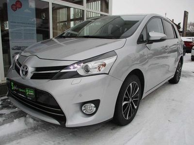 Gebraucht Toyota Verso Edition-S 147 PS (108 kW) 2017 Silver metallic Van / Kleinbus