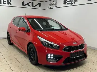 Usado Kia Ceed GT-Track 204 CV (150 kW) 2015 Rojo Utilitario