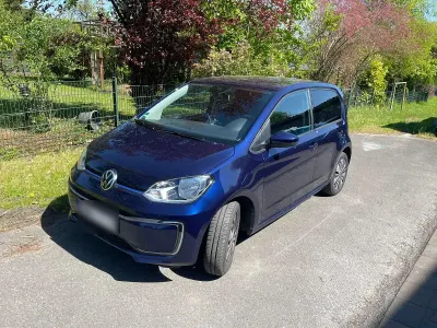 Używany VW e-up! United 61 kW (83 KM) 2021 Niebieski Hatchback