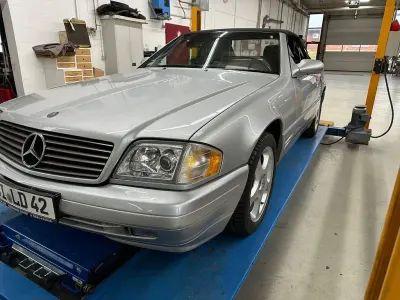 Gebraucht Mercedes SL500 306 PS (225 kW) 2002 Silber Cabrio