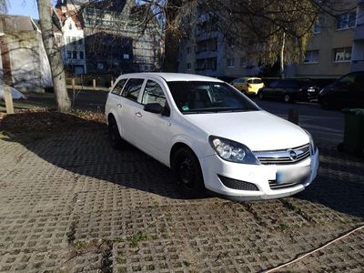 Używany Opel Astra 90 KM (66 kW) 2009 Biały Kombi
