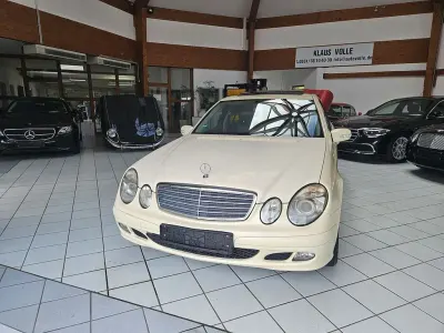 Gebraucht Mercedes E200 Classic 122 PS (89 kW) 2006 Beige Limousine