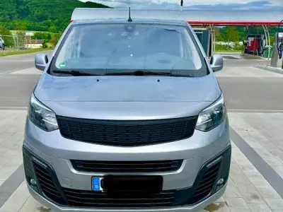 Używany Opel Zafira Life 177 KM (130 kW) 2020 Srebrny Minivan