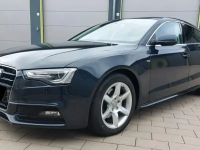 Gebraucht Audi A5 Sportback Ambiente 177 PS (130 kW) 2015 Blau Kleinwagen