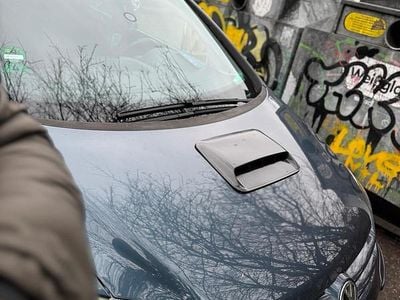 Schwarz Gebraucht 2007 VW Golf V Kleinwagen | 1.750 €