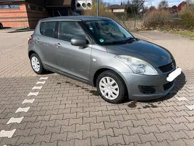 Usado Suzuki Swift 94 HP (69 kW) 2011 Cinzento Citadino