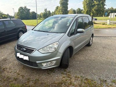 Gebraucht Ford Galaxy 140 PS (102 kW) 2013 Silber Van / Kleinbus