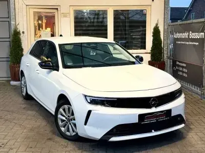 Usata Opel Astra Elegance 174 CV (127 kW) 2022 Andere Utilitaria