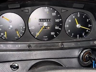 Gebraucht Mercedes E300 95 PS (69 kW) 1979 Weiß Limousine