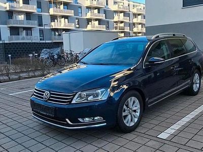 Gebraucht VW Passat Highline 170 PS (125 kW) 2012 Blau Kombi