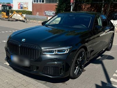 gebraucht BMW 745e schwarz 133 TEUR Listenpreis M Sportpaket TV 25.000km
