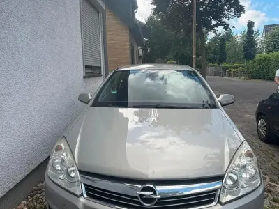 Gebraucht Opel Astra 90 PS (66 kW) 2008 Grau Kleinwagen