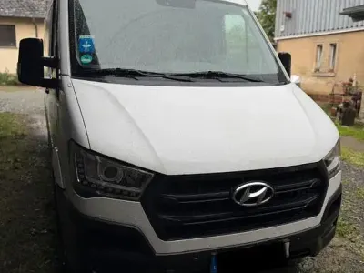 Gebraucht Hyundai H 350 150 PS (110 kW) 2015 Weiß Van