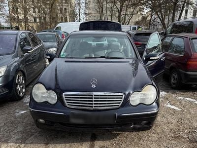 Second-hand Mercedes C200 2002 Berlinǎ