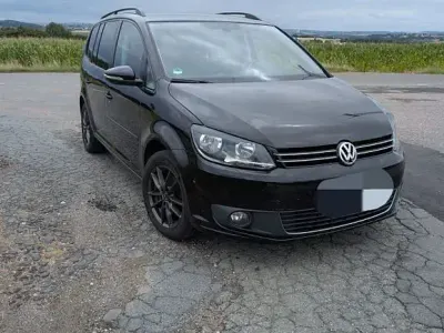 Gebraucht VW Touran Trendline 105 PS (77 kW) 2013 Schwarz Van / Kleinbus