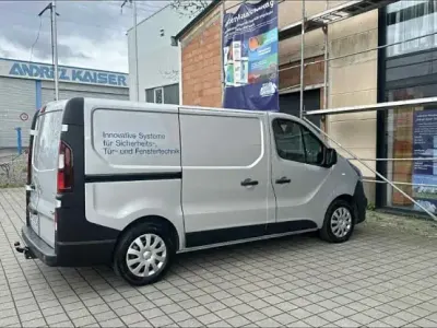 Gebraucht Opel Vivaro 116 PS (85 kW) 2015 Grau Van / Kleinbus