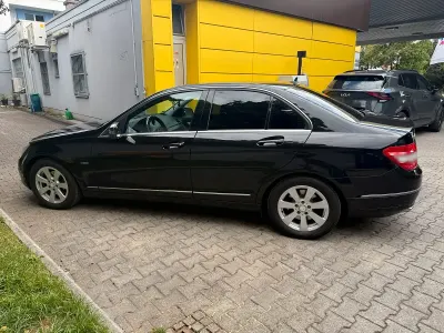 Gebraucht Mercedes C200 184 PS (135 kW) 2009 Schwarz Limousine