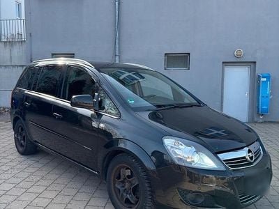 Usata Opel Zafira 125 CV (91 kW) 2012 Nero Monovolume