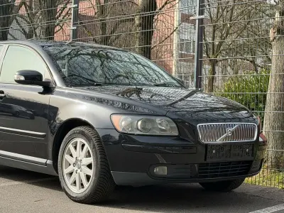Używany Volvo V50 Momentum 136 KM (100 kW) 2007 Czarny Kombi