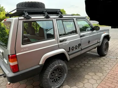 Second-hand Jeep Cherokee 118 CP (86 kW) 2000 Argintiu SUV