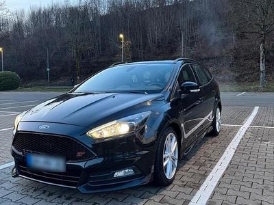 Usata Ford Focus ST 185 CV (136 kW) 2015 Nero Station wagon