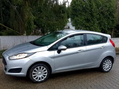 Gebraucht Ford Fiesta 82 PS (60 kW) 2015 Silber Kleinwagen