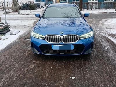 Blau Gebraucht 2022 BMW 320 Kombi | 28.499 € (Guter Preis)