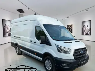 Gebraucht Ford Transit Trend 170 PS (125 kW) 2023 Weiß Van