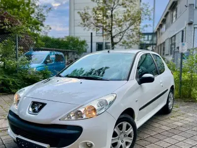 Gebraucht Peugeot 206+ Basis 60 PS (44 kW) 2010 Blanc banquise Kleinwagen
