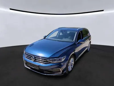 Gebraucht VW Passat GTE 218 PS (160 kW) 2020 Aquamarinblau metallic Kombi