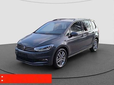 Gebraucht VW Touran Highline 150 PS (110 kW) 2024 Grau metallic Van / Kleinbus