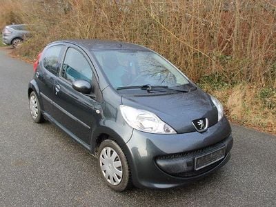 Gebraucht Peugeot 107 Urban Move 68 PS (50 kW) 2008 Grau Kleinwagen