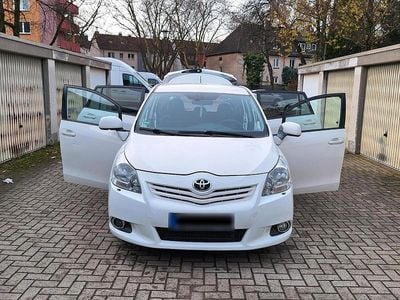 Usata Toyota Verso 177 CV (130 kW) 2011 Bianco Monovolume