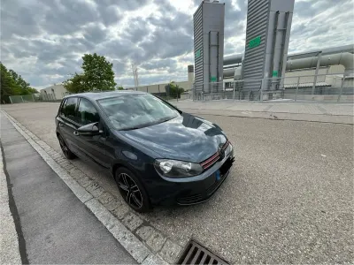 Gebraucht VW Golf VI 122 PS (89 kW) 2010 Blau Kleinwagen