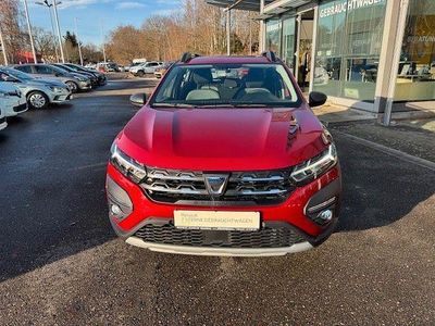 Fusionrot Gebraucht 2022 Dacia Sandero Essentiel Limousine | 12.490 € (Fairer Preis)