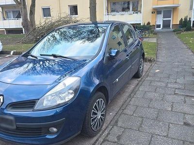 Gebraucht Renault Clio II Dynamique 75 PS (55 kW) 2006 Blau Limousine
