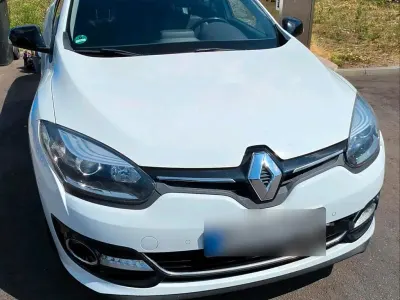 Gebraucht Renault Mégane GrandTour Bose Edition 131 PS (96 kW) 2014 Weiß Kombi
