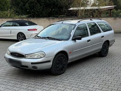 Gebraucht Ford Mondeo 131 PS (96 kW) 1999 Silber Kombi